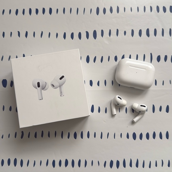 Apple AirPods Pro with Wireless Charging Case